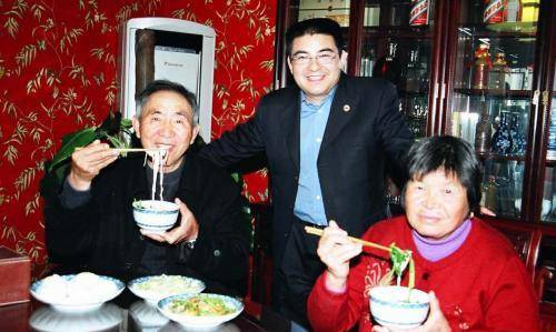 消失的"中国首善"陈光标,曾捐20亿,如今被拍到在老