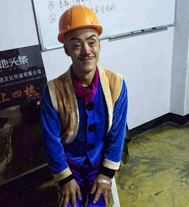 2014年,广西光头厨师神似光头强走红,2年后和女明星演对手戏_黄彬