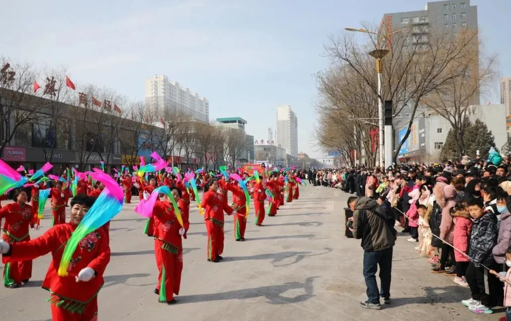 走街红火接地气 文旅融合图振兴——原平市元宵节街头文艺活动异彩