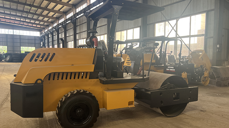 lt304高效稳定型压路机,道路建设的得力助手!_搜狐汽车_搜狐网