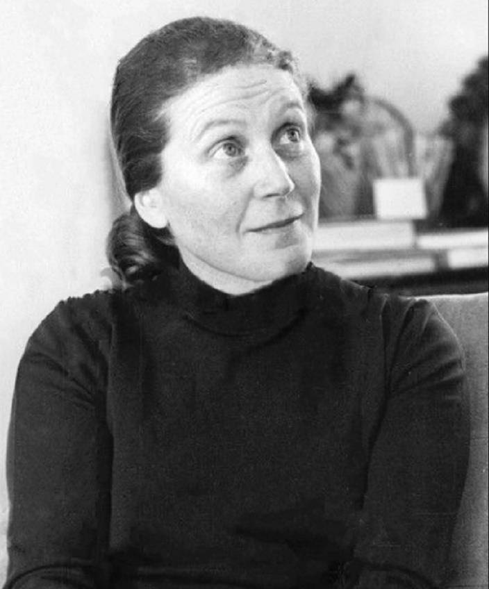 斯大林死后,他唯一的女儿叛逃美国,控诉道:父亲毁了我的生活_斯维特兰