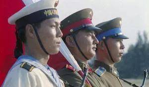 阅兵当天,程志强作为整个阅兵方队的排头兵,以到位的动作,最佳的神情