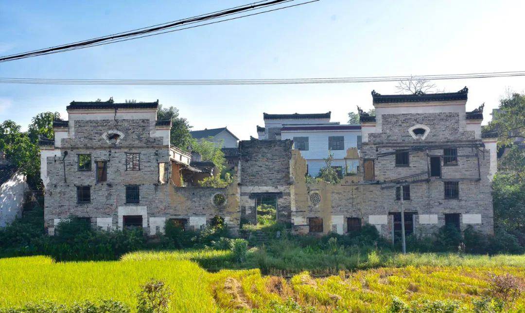 湖南省涟源市斗笠山镇黄港村),《传奇将军曾震五》中曾震五将军之胞弟