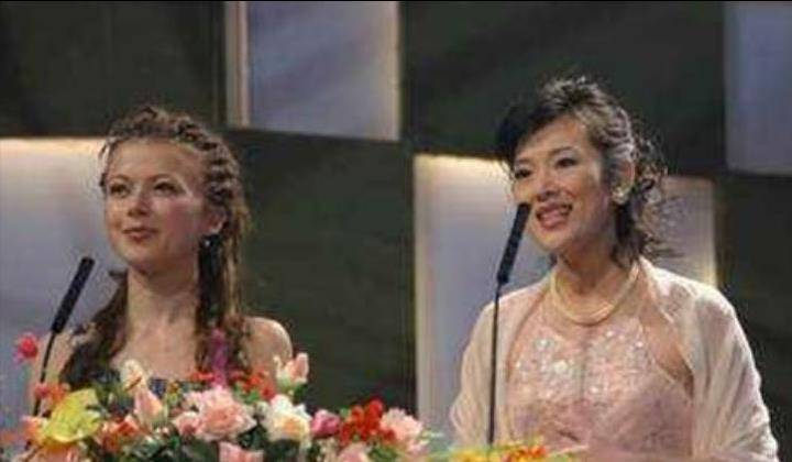 美国飞虎队后裔定居中国,如今成为央视主持人,称很自豪加入中国_爱华