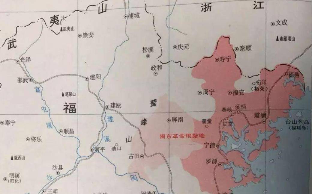 1万平方公里土地,近百万人口的巨大红色区域.