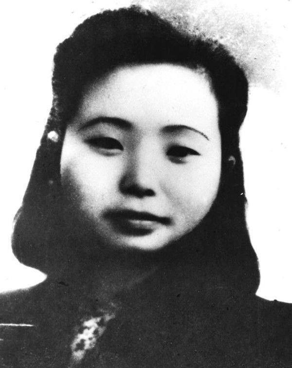 1951年,一名乡村教师被扭送公审判死刑,为何31年后又