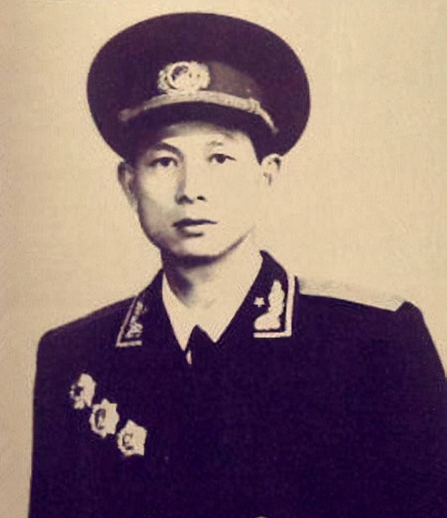 1955年授衔的802名少将,尚有3人健在,一人今天逝世_黎光_邹衍_将军