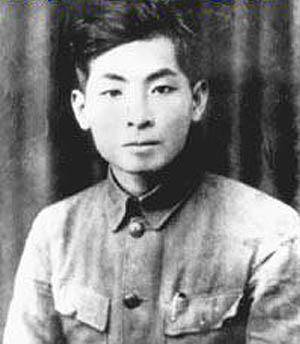 上将叶飞遇刺:头部中弹,歹徒又补2枪未死,获救后扮成村妇脱险_狮子头