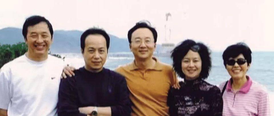主持人罗京26年零失误,患癌去世后妻子改嫁富商,母亲至今不知情_工作