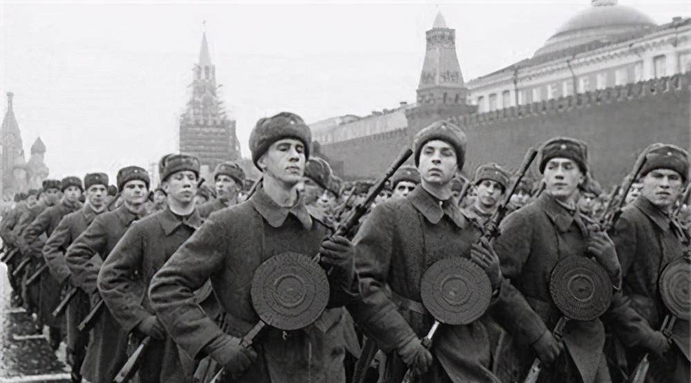 二战苏德战场,为抵御纳粹德军,苏联1.