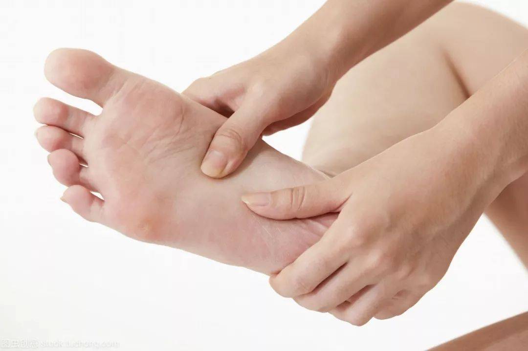 足底筋膜炎怎么治疗才能除根_炎症_手术_进行