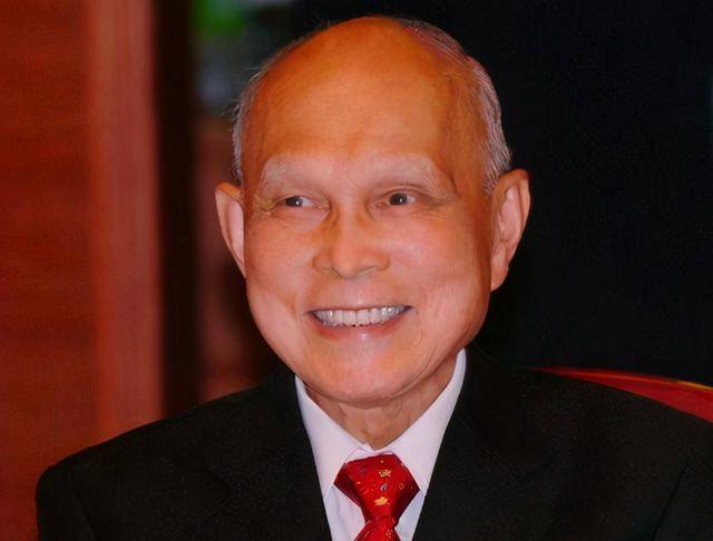 抗美援朝,霍英东为前线运送稀缺物资近3年,只"黑猫号