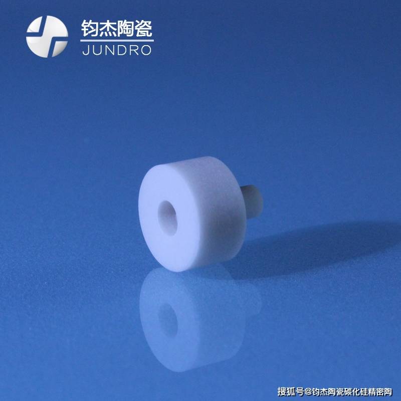 探讨氮化铝陶瓷作为无机非金属材料的特性与应用_性能_领域_高温