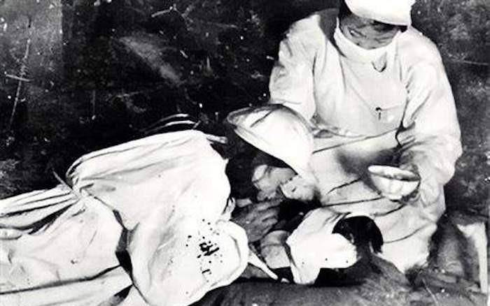 黄继光牺牲时,16岁护士帮他整理遗体,因未保存好衣物