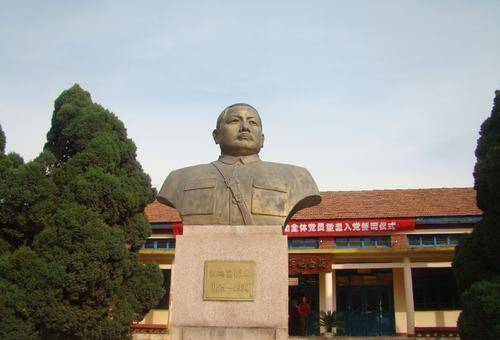 参考文献:《"恨不抗日死"的民族英雄吉鸿昌