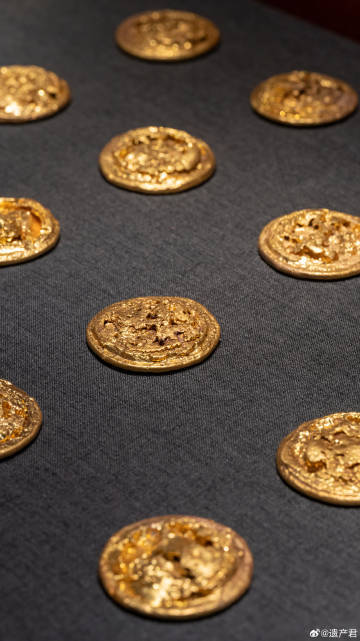 历经5年多时间,该墓出土青铜器,金银器,玉器,竹简,木牍等各类珍贵文物