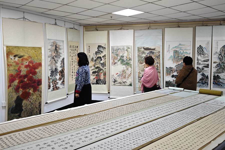 庆三八天津女书画家艺术研究院书画精品展在人民书画院展厅隆重开幕