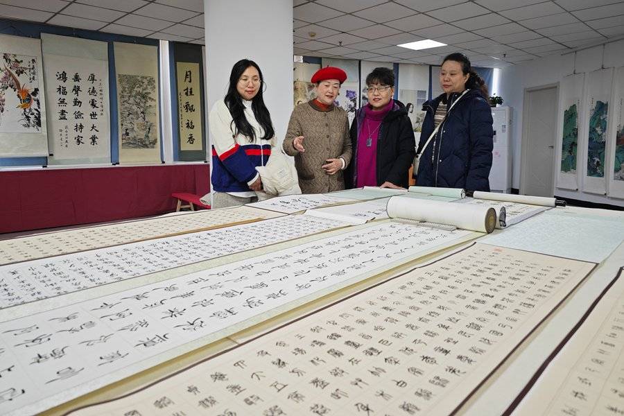 庆三八天津女书画家艺术研究院书画精品展在人民书画院展厅隆重开幕