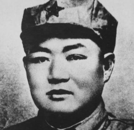 敌人大举进攻,他却忙着给部下升官,每人升两级,结果歼敌3万多_罗炳辉