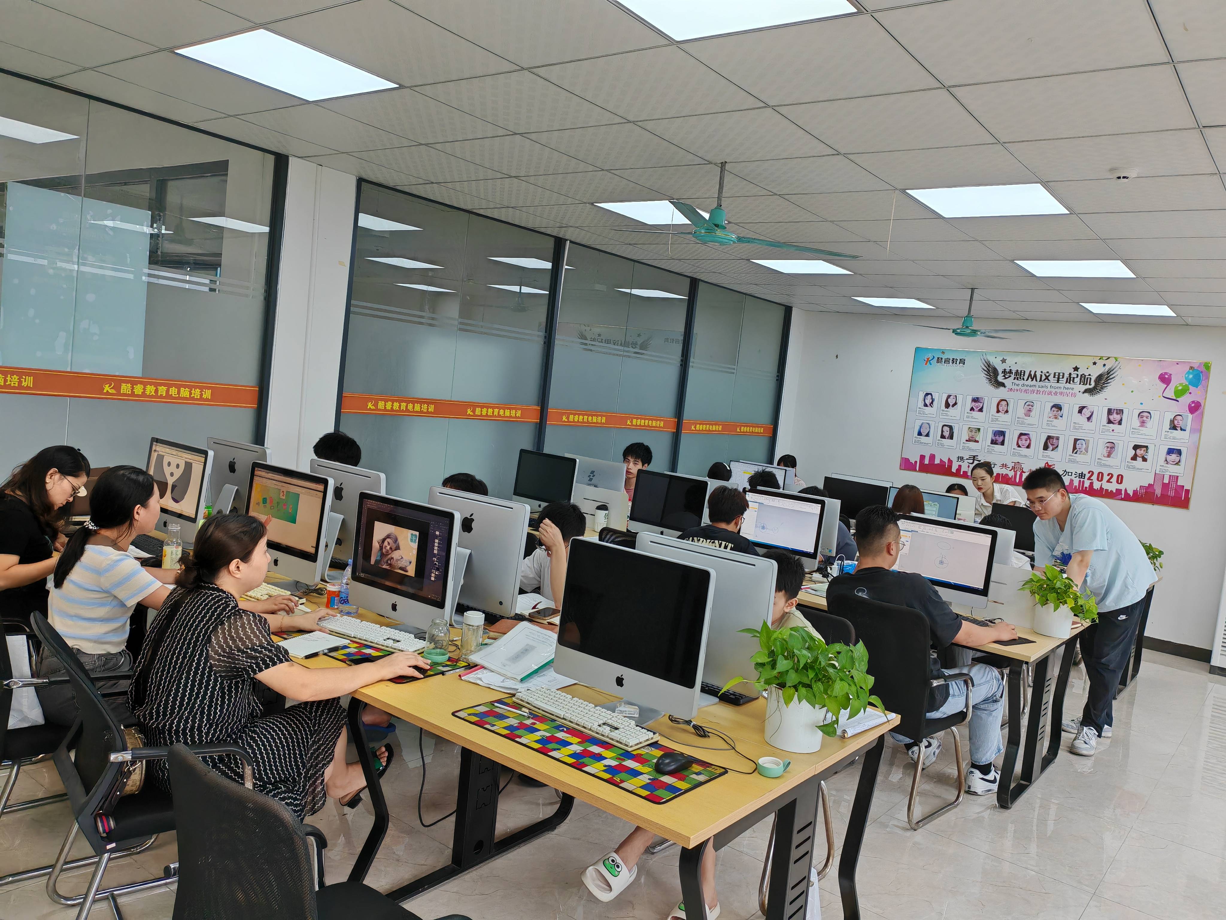 大岭山办公软件培训地址:东莞市大岭山百花洞凤凰路长盛大厦3栋2楼