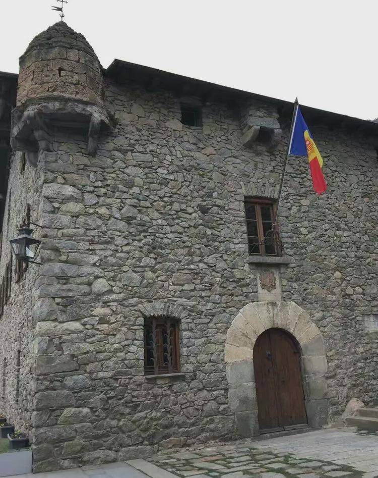 四无国家:无军队,无税收,无大学,无货币_安道尔_西班牙_法国