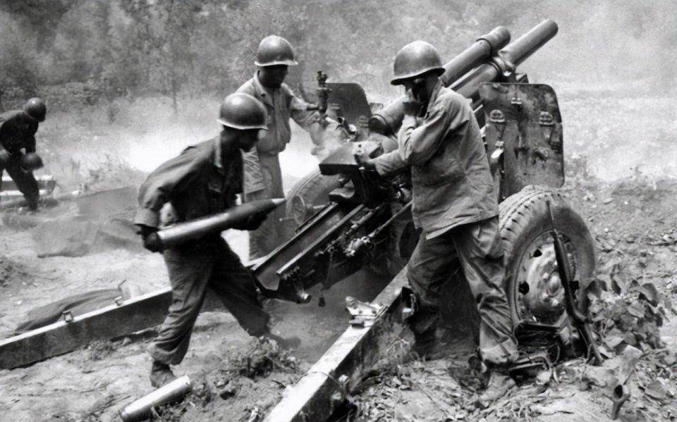 危,再者,东线战役歼灭战的顺利实施,更是与汉江南岸阻击战的成败休戚