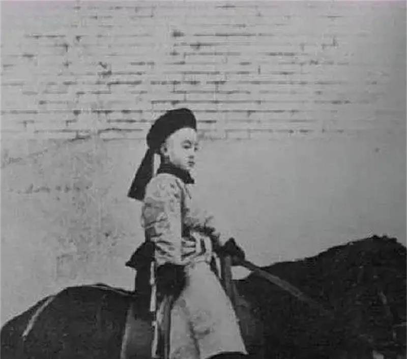 原创溥仪被特赦后一直唯唯诺诺为什么对待郭沫若时却如此硬气