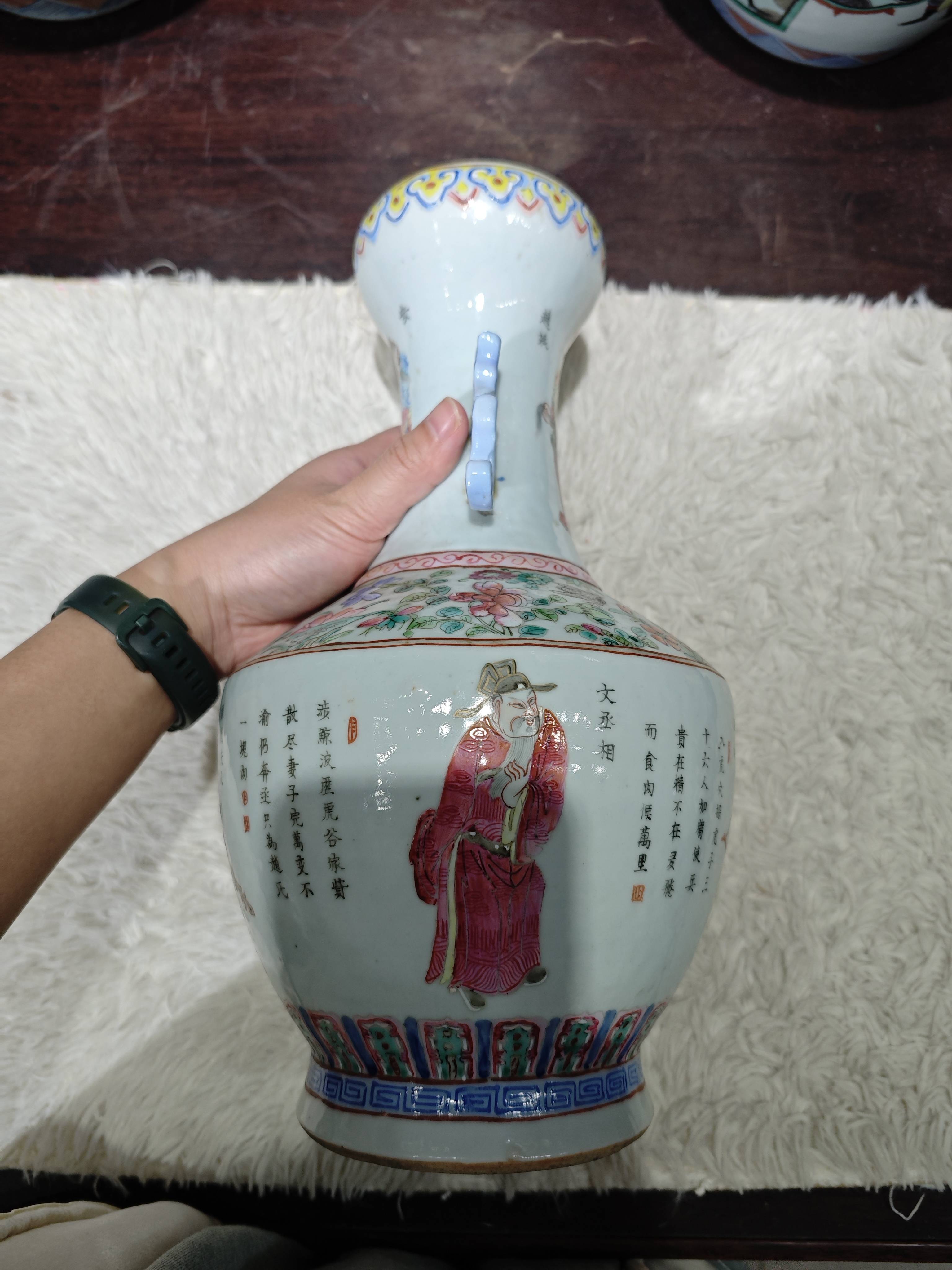 瓷言武语粉彩无双谱人物诗文双螭耳蒜头瓶