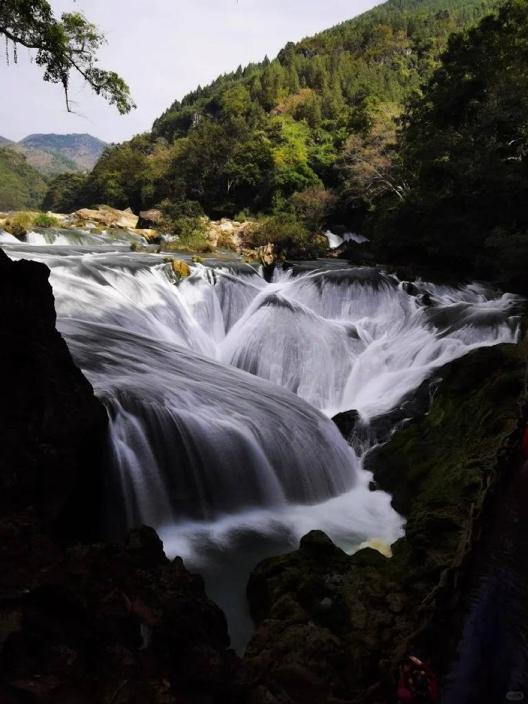 黎母山瀑布图片