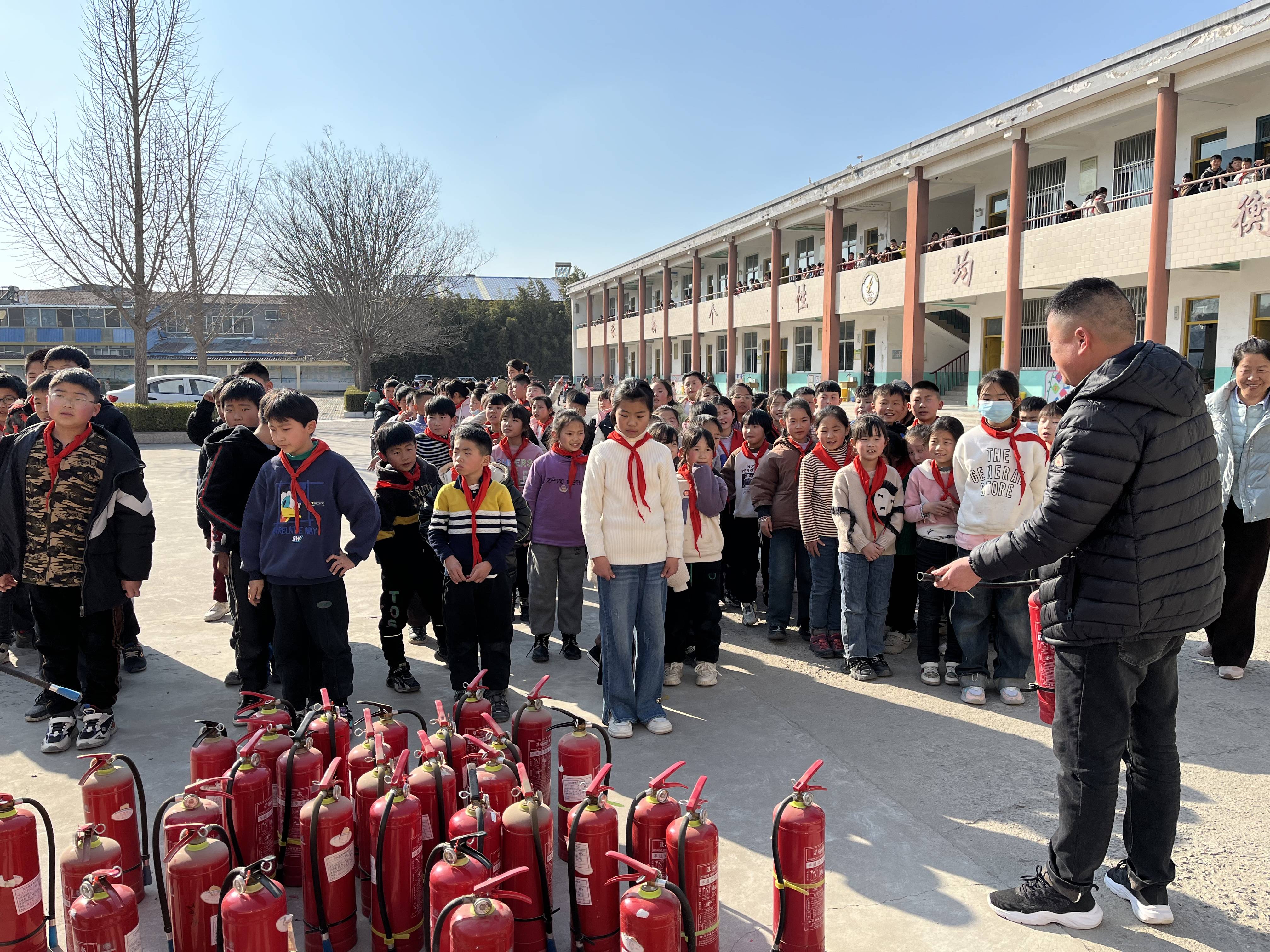 消防演练防范未燃沛县张寨镇付庙小学消防安全演练活动
