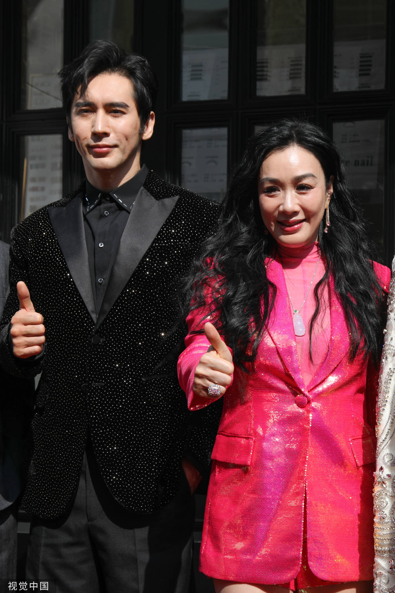 钟丽缇张伦硕夫妻久违同框 男帅女美好登对-搜狐大视野-搜狐新闻