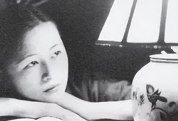 原创一代才女林徽因逝世13位大人物来治丧下人都与太太私交甚好