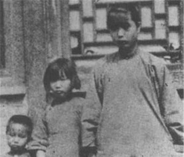 李星华回忆小时候经常和父亲扫雪,一次都没有落下,那也是童年最快乐的