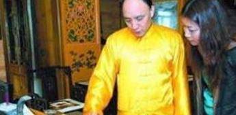 十世孙,在火车站穿黄马褂大闹,希望住进故宫_爱新觉罗·_历史_身份
