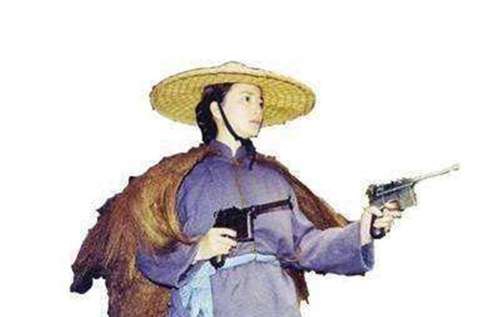 老婆婆隐姓埋名34年,被省委书记一眼看穿,原来是"双枪老太婆"