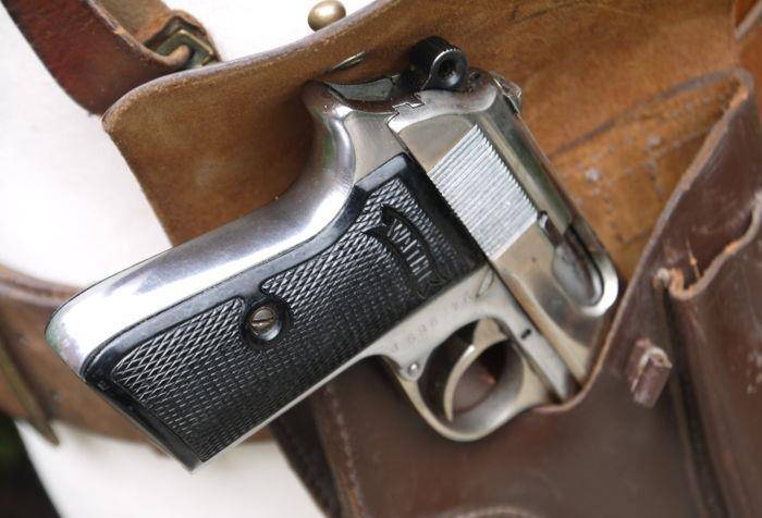 原创史上罪孽最深重手枪首款成功的双动半自动手枪究竟是何方神圣