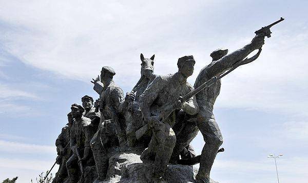 瞿秋白一门三英烈兄弟皆英豪后人盛赞白如秋霜坚如磐石永世景仰