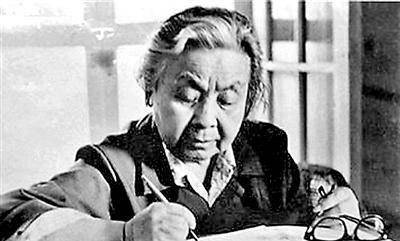 而丁玲的后代分别是一儿一女,女儿蒋祖慧,在狱中出生,是丁玲与冯达的