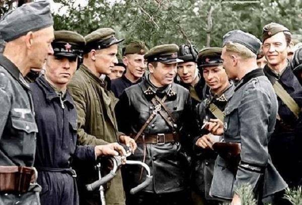 原创瓜分波兰英法苏德互掐算盘拨乱了寒酸苏军士兵有受挫感