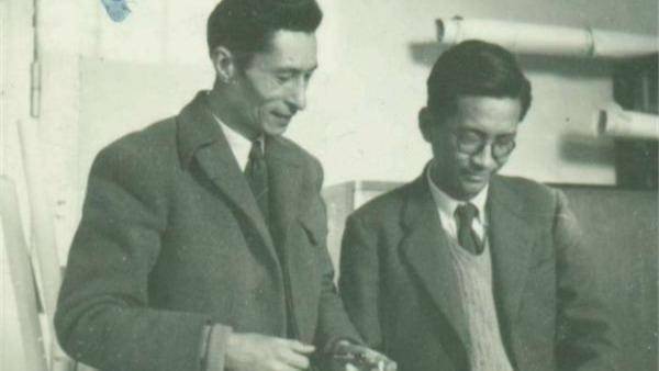 梁思成与陈占祥以贯穿东西,南北的两条城市中轴线为基础,将具有较多古