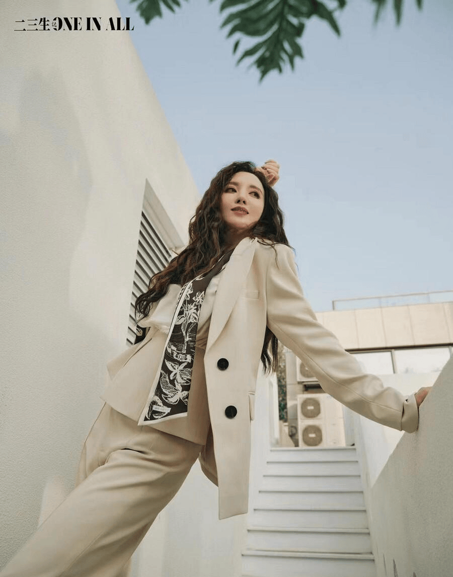 张萌的0绯闻似绯闻:身如巢燕年年客,心羡游僧处处家