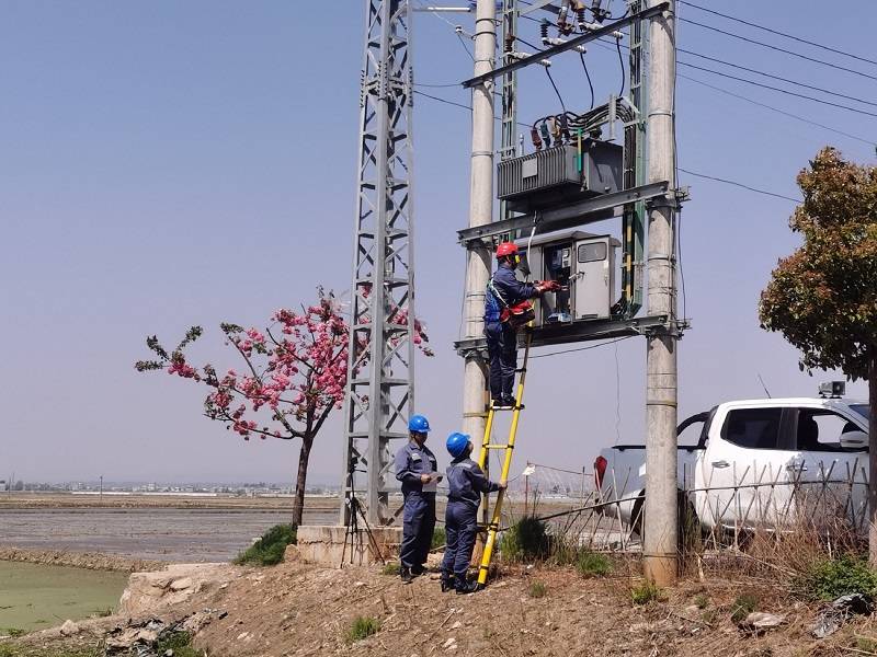 南方电网云南曲靖陆良供电局人勤春耕忙电力来护航