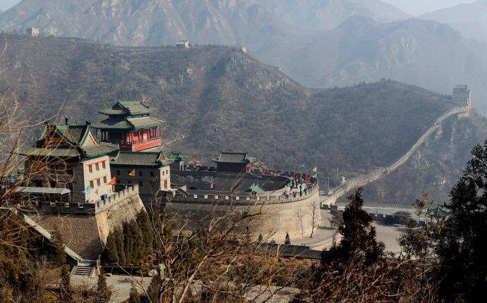 top,3 居庸关蓟县古长城始建于北齐天保年间,明代又进行了大规模增修.