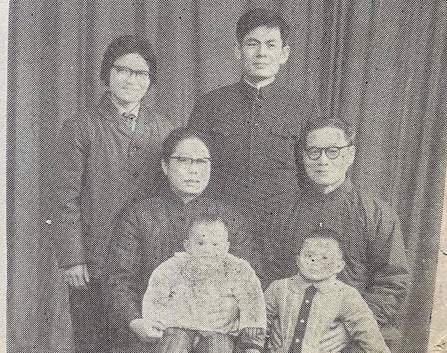 原创沈醉晚年坐公交遭遇行窃俩年轻小偷反被制服真是小偷遇上大偷