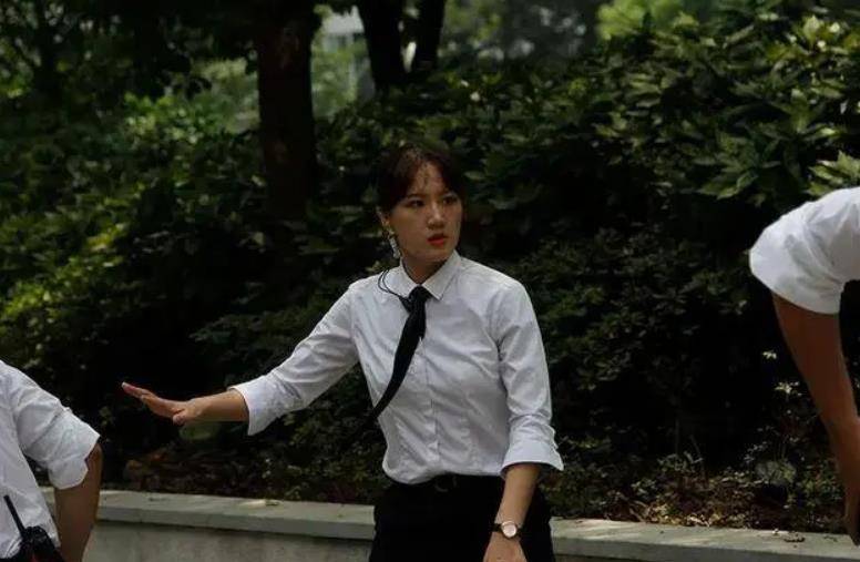 原创杭州95后美女转行保镖年薪高达36万老板一次小费超一个月工资