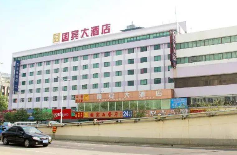 打掉了,在严茂华上位的过程中,他直接或者间接搞掉了大哥杨阳,伍敏