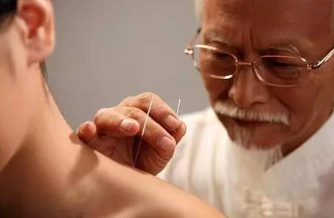 火爆全网的中医养生绝招一招一式助你摆脱健康困扰