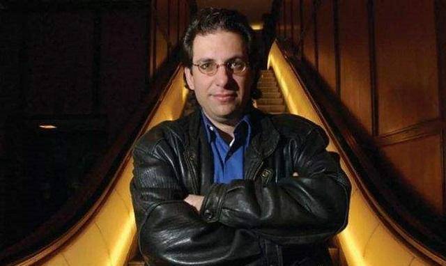 原创为反抗美国霸凌林勇带领八万黑客怒将国旗插到白宫官网