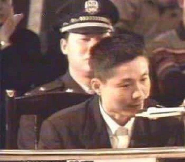 原创中国第一悍匪张君6年杀26人劫财600万5个情妇4个被判死刑