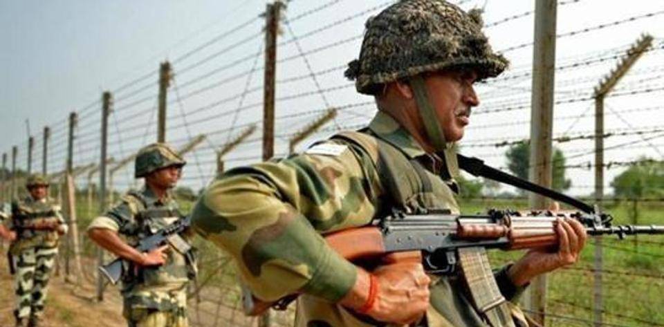 1962年对印反击战,印度被我国吊打后,美苏两国为啥不敢出兵帮忙_自卫